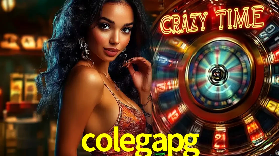 Mulher elegante ao lado da vibrante roda da fortuna do jogo de cassino ao vivo Crazy Time, um dos game shows mais populares e cheios de prêmios do colegapg.